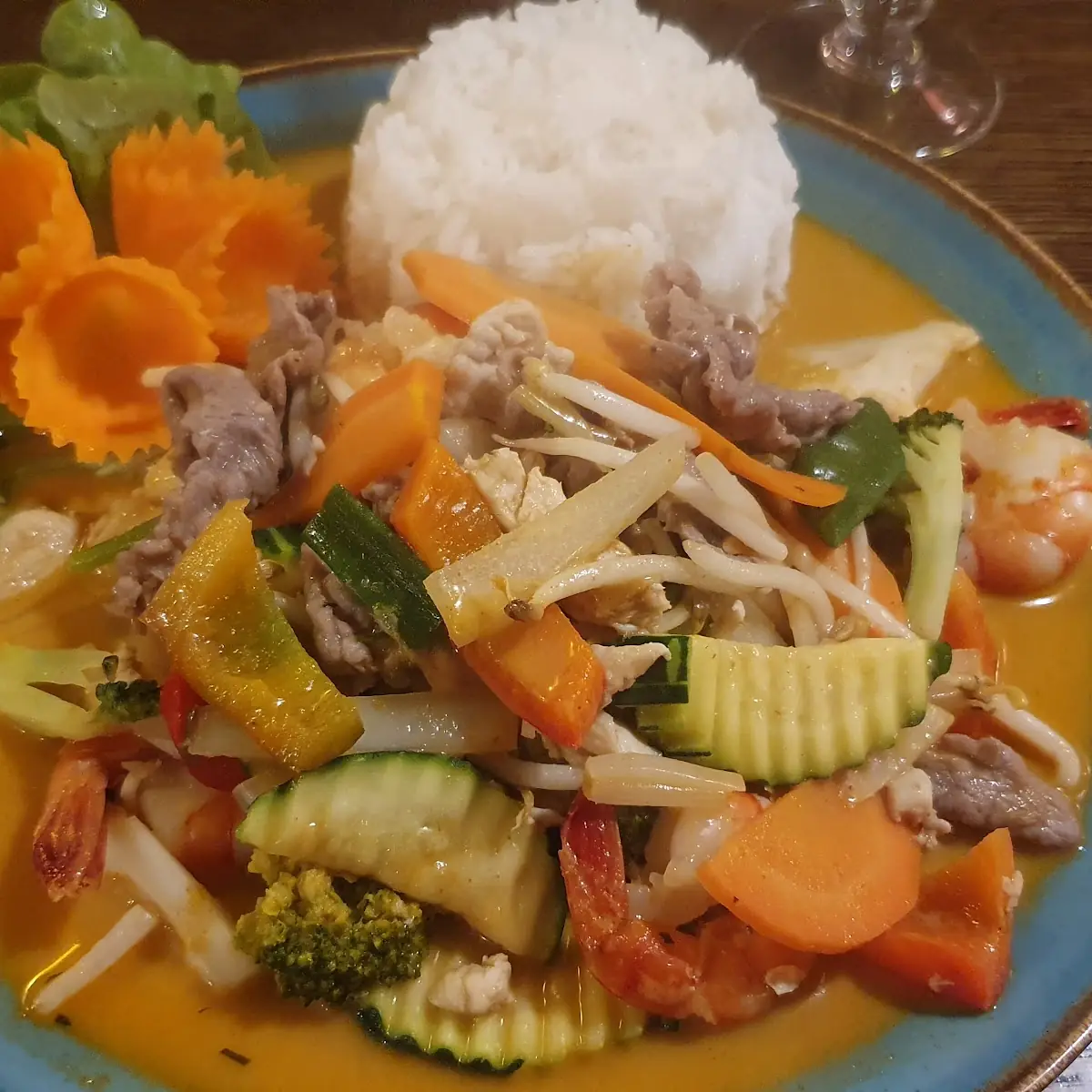 紅咖哩拌飯